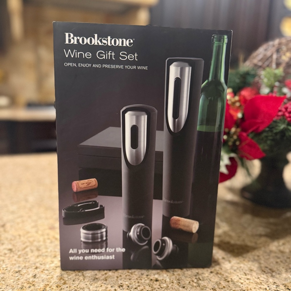 New Brookstone Black and Silver Wine Accessory Set- Never Used